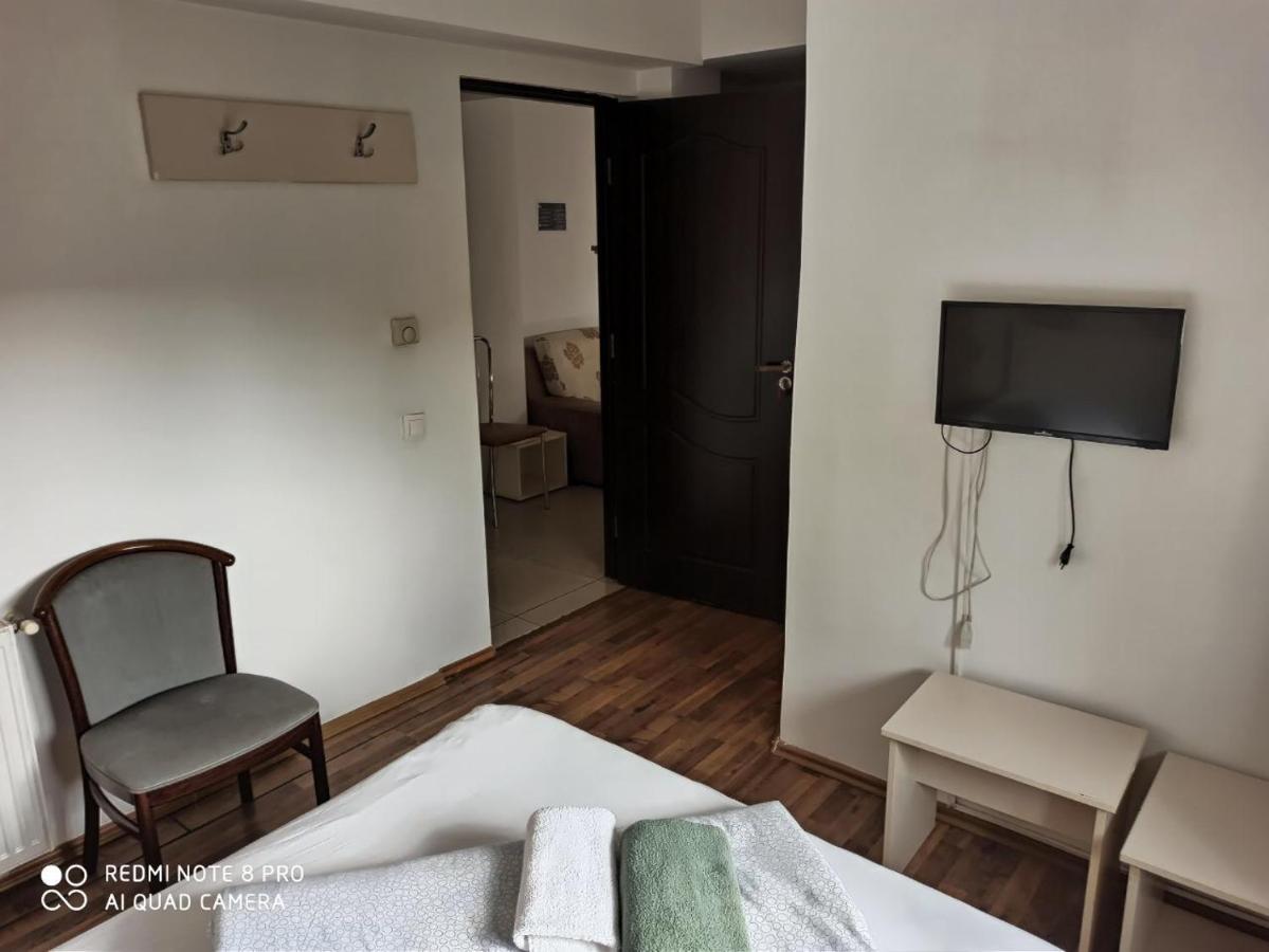Hotel Quik Brašov Exteriér fotografie
