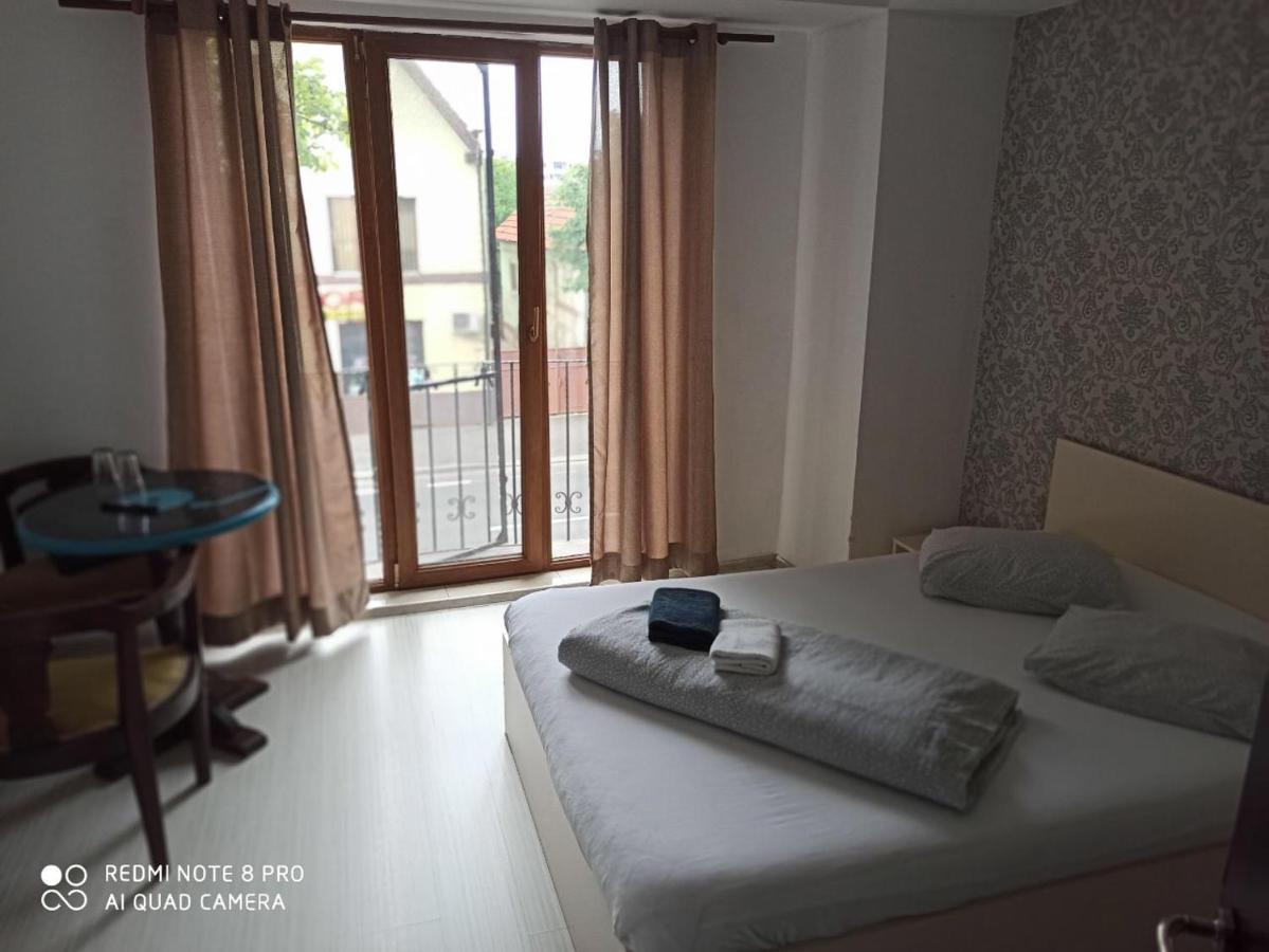 Hotel Quik Brašov Exteriér fotografie