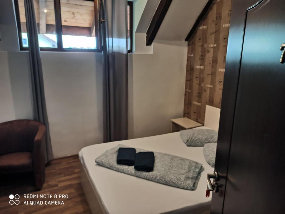 Hotel Quik Brašov Exteriér fotografie