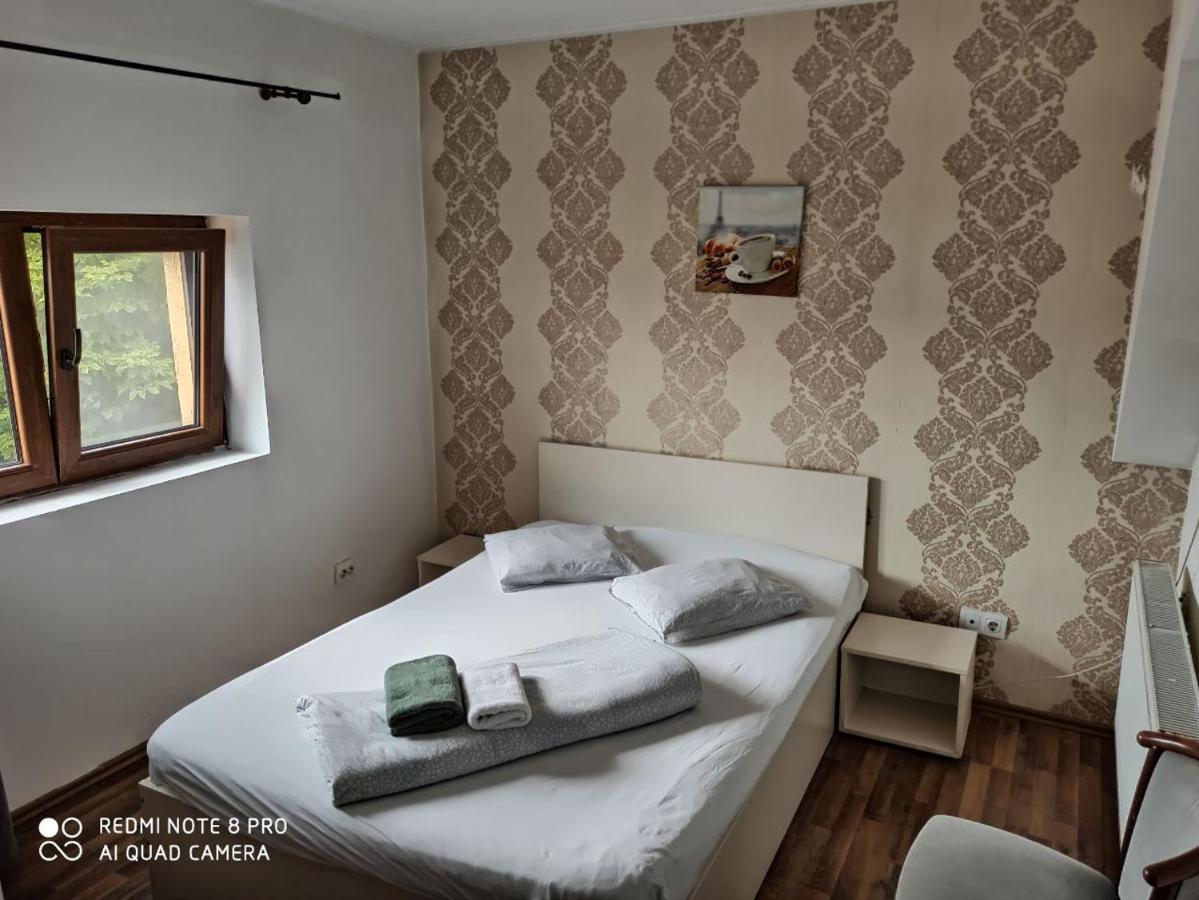 Hotel Quik Brašov Exteriér fotografie