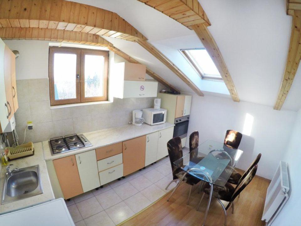Hotel Quik Brašov Exteriér fotografie